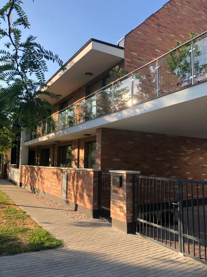 Castellum Apartmanhaz Gyula Exterior foto
